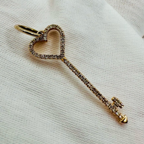 NEW! 14k Rose Gold Diamond Key Pendant - Picture 10 of 13